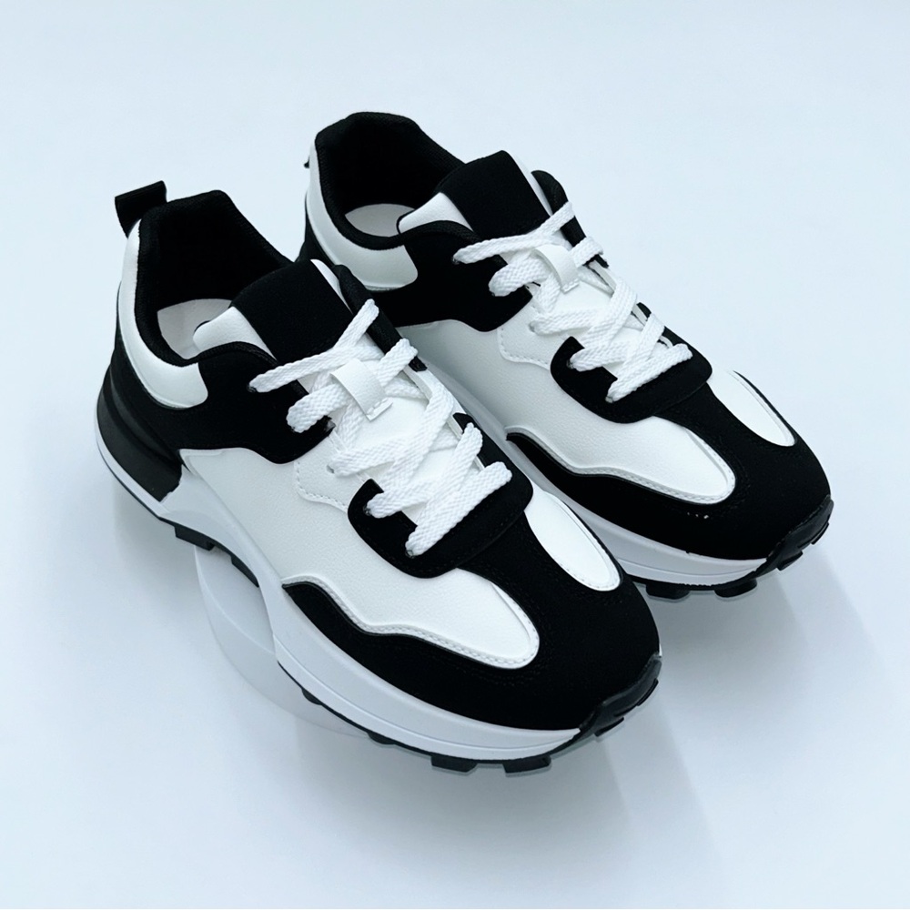 Men’s Black & White Chunky Sneakers - Size 10